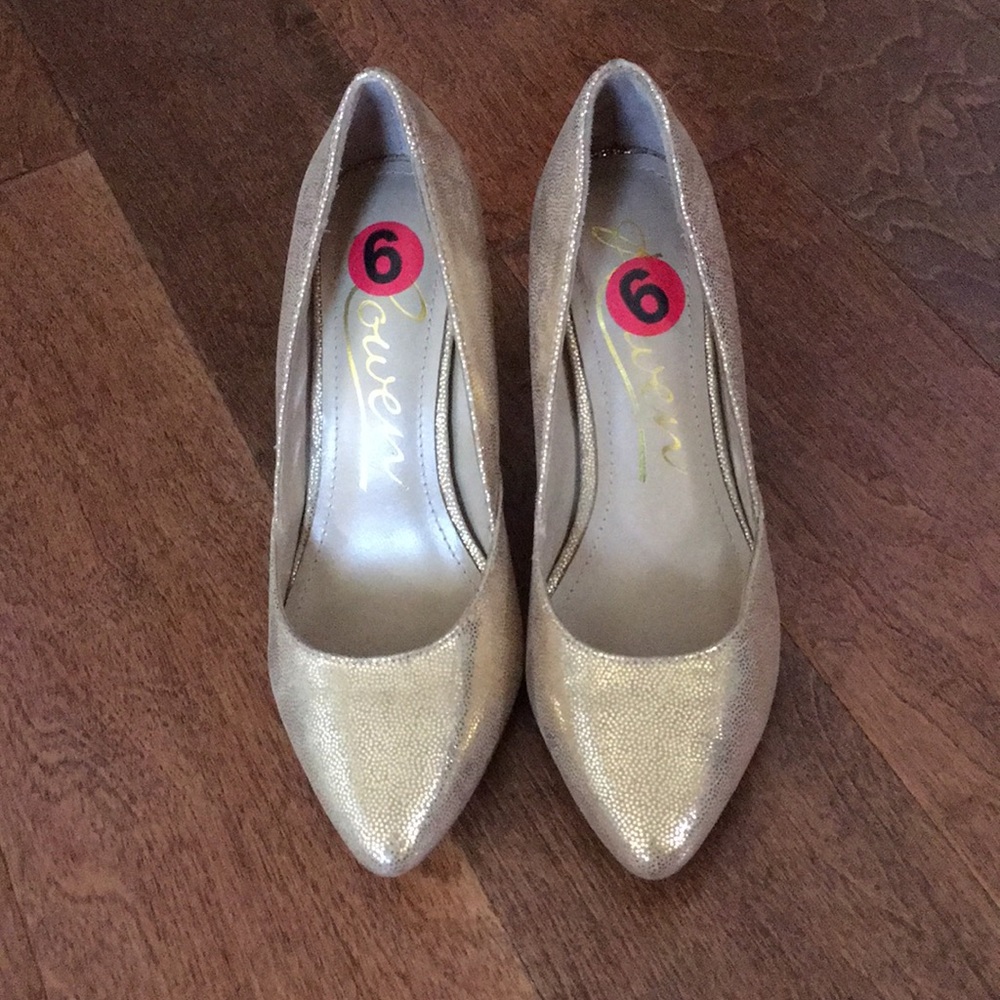 Rowen Gold Pumps